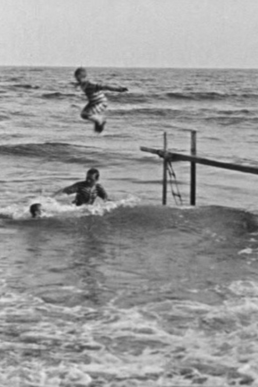 Море