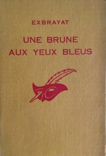 Une brune aux yeux bleus