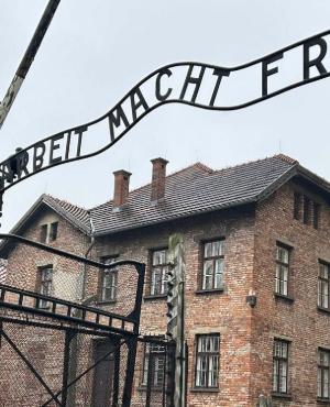 La Verdadera Historia Del Tatuador De Auschwitz