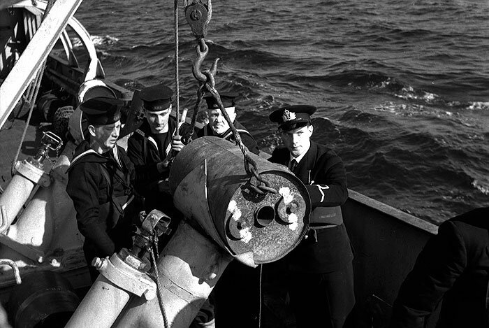 Жестокое море — кадр 7