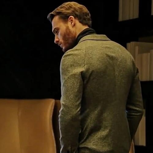 Vogue Türkiye: Kerem Bürsin - Popülerlik degil, oyunculuk pesinde.