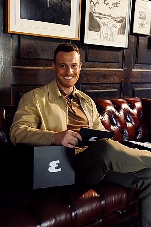Kerem Bürsin takes on Esquire Middle East's 'What's in the Box' challenge.