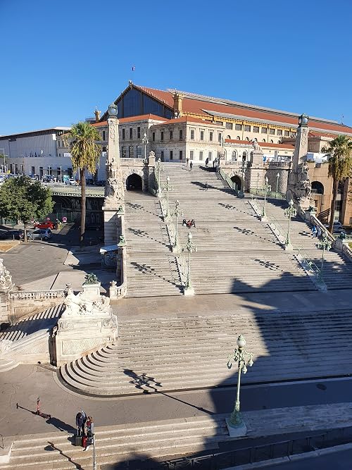 Marseille, Saint-Charles, gare des contraires