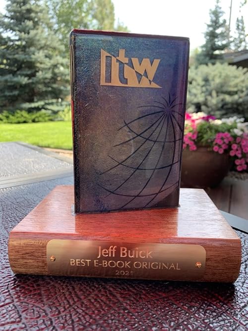 ITW ThrillerFest Banquet Award 2018