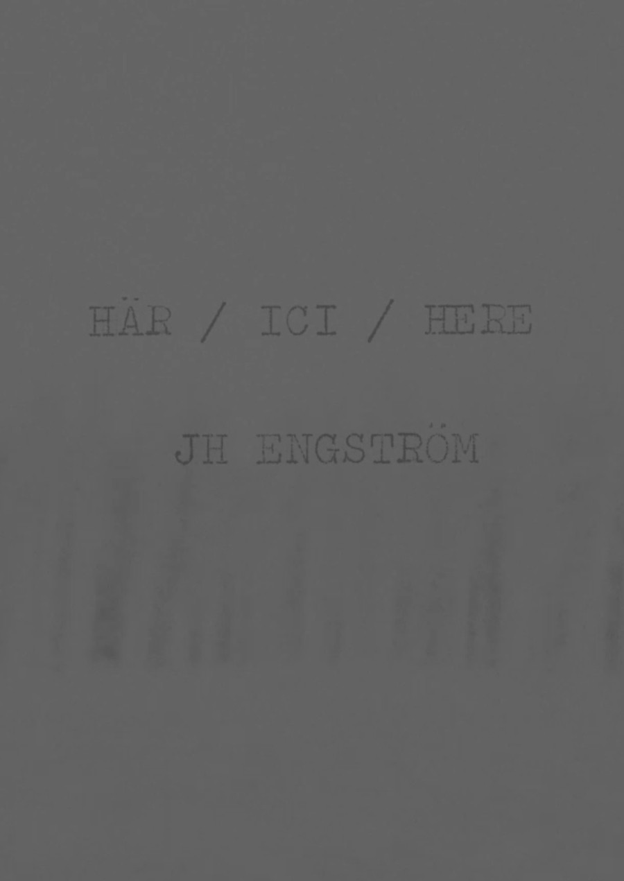 HÄR / ICI / HERE