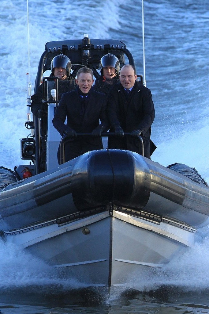 Bond - Jagd über die Themse
