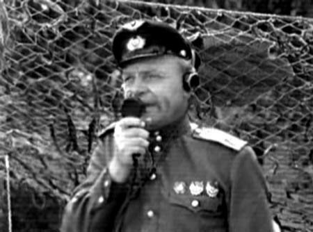 В бой идут одни «старики» — кадр 4