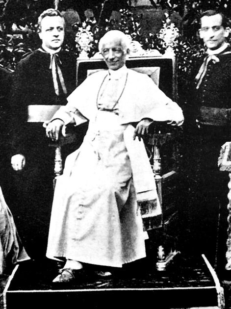 Pope Leo XIII Seated in Garden, No. 105