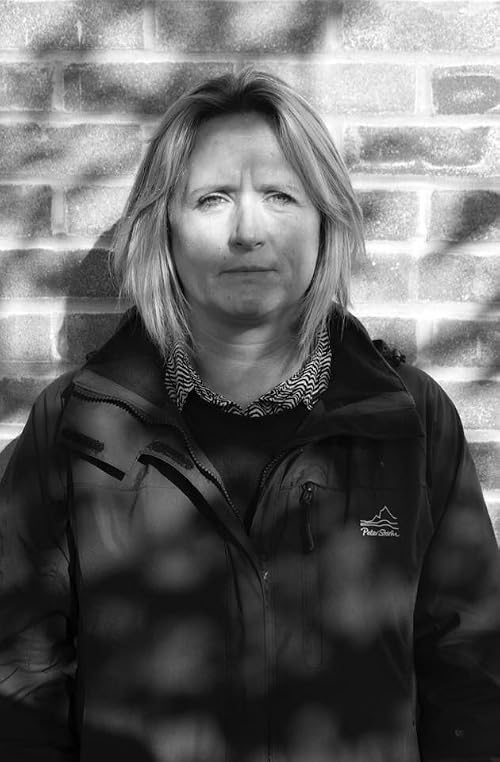 The Girl in the Alleyway