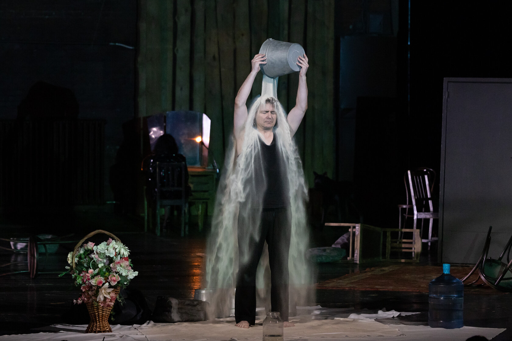 TheatreHD: Добрый человек из Сезуана — кадр 6