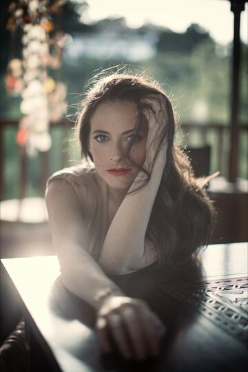 Lara Pulver