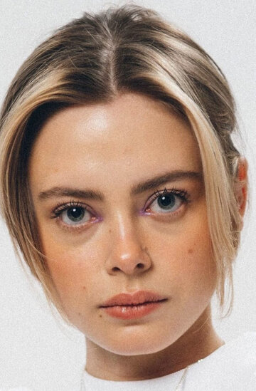 Elli Rhiannon Müller Osborne