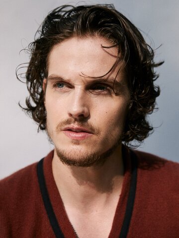 Daniel Sharman