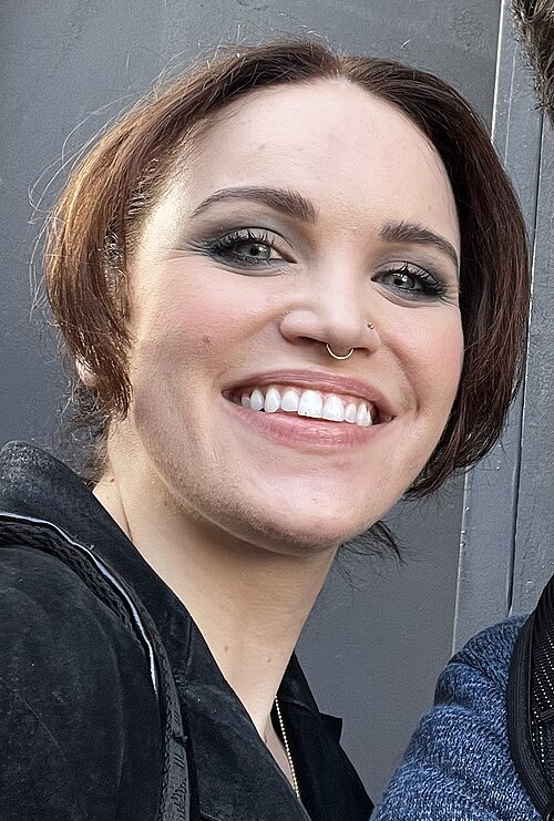 Lindsay Pearce