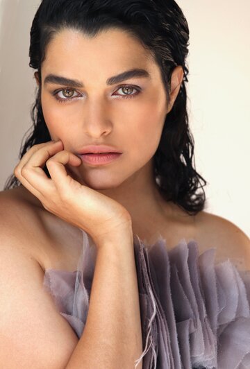 Eve Harlow