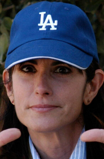 Leslie Kolins Small