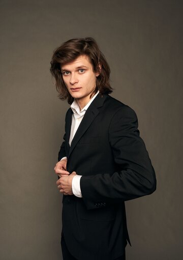 Charlie Tahan