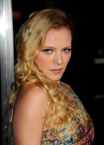 Emma Bell