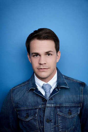 Johnny Simmons