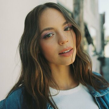 Claudia Sulewski
