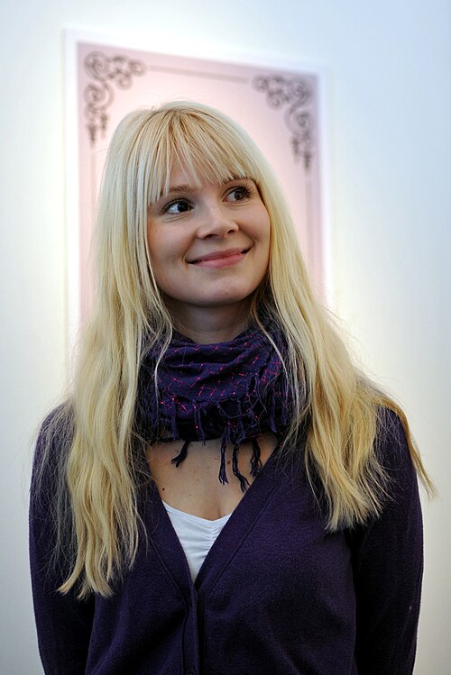 Памела Тола
