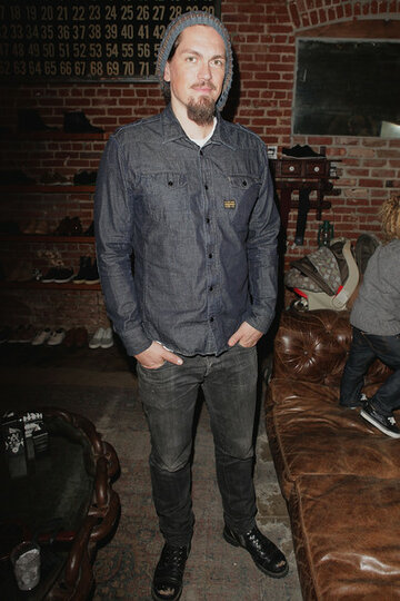 Steve Howey