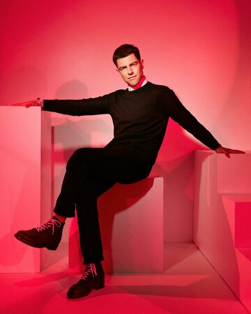 Max Greenfield