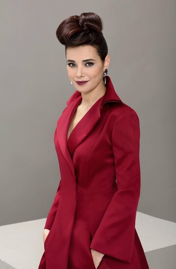 Özgü Namal