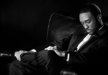 Lee Thompson Young