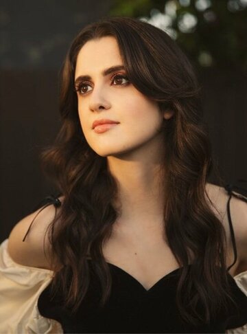 Laura Marano