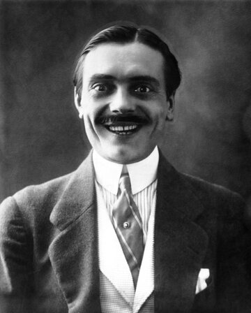Макс Линдер