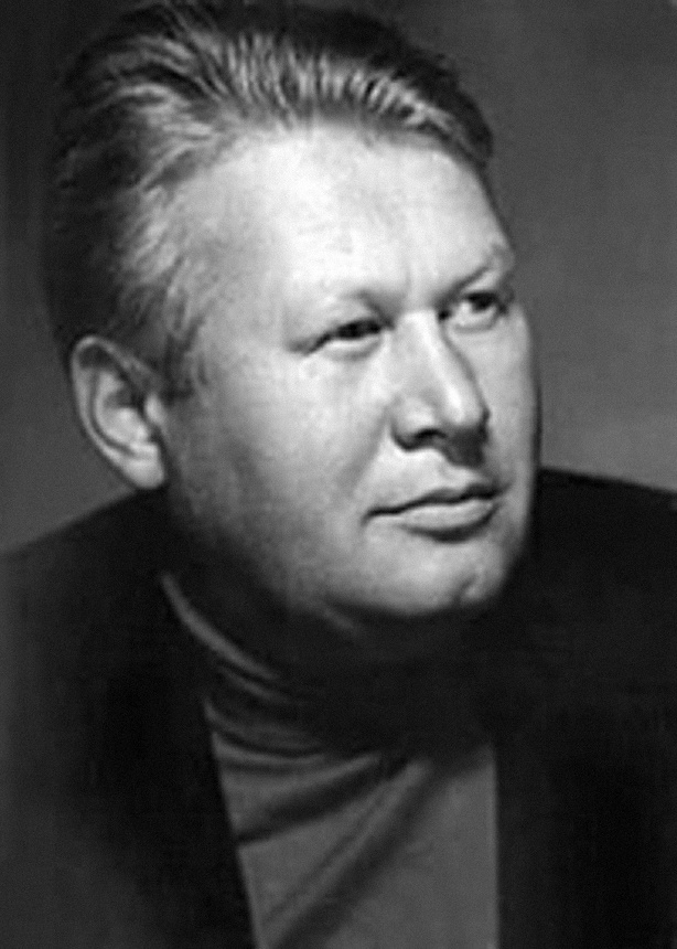 Михаил Васильев