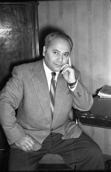 Лев Свердлин