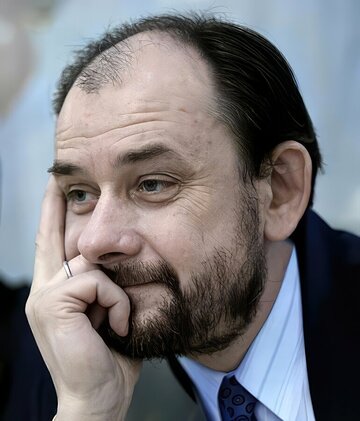 Евгений Серов