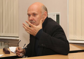 Сергей Овчаров