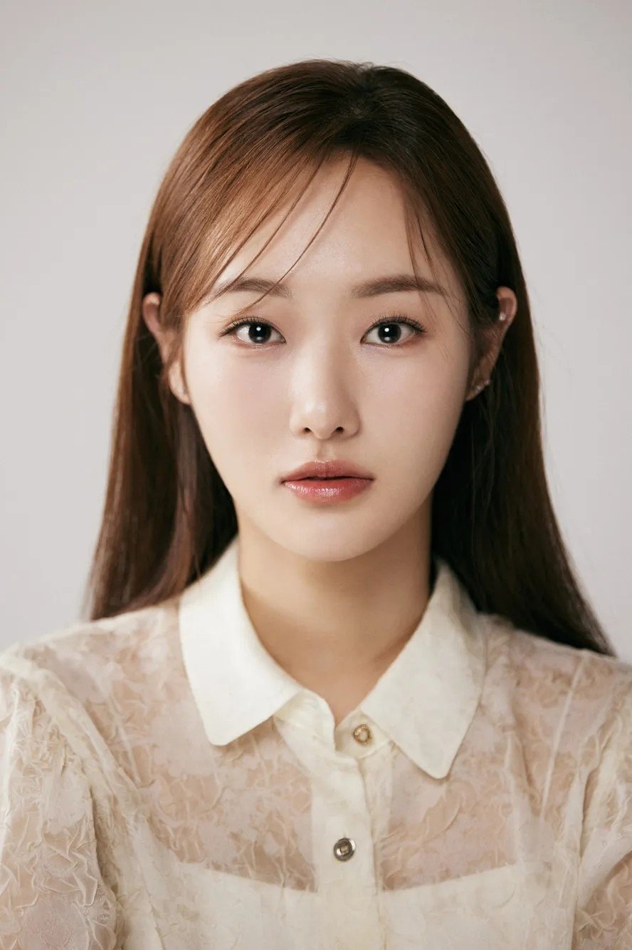 Son Ji-young