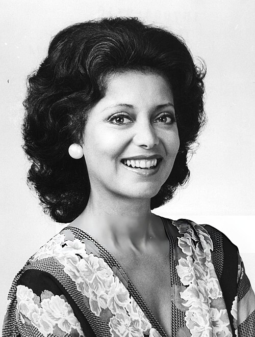 Ellen Holly