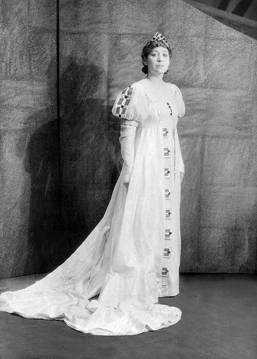 Edna Thomas