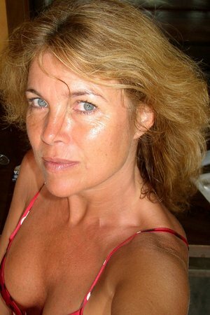 Камилла Мор