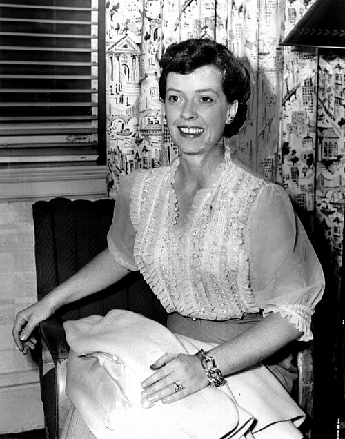 Lois Kibbee