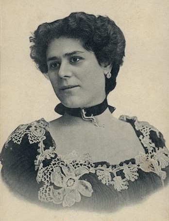 Emília de Oliveira