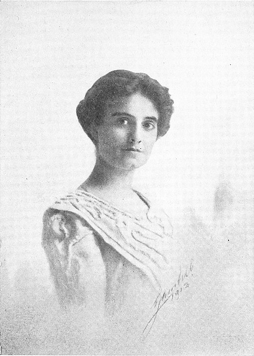 Helen Riaume