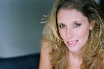 Lindsey Stoddart