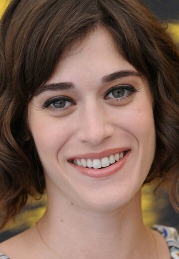 Lizzy Caplan