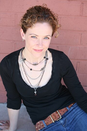 Leslie Hope