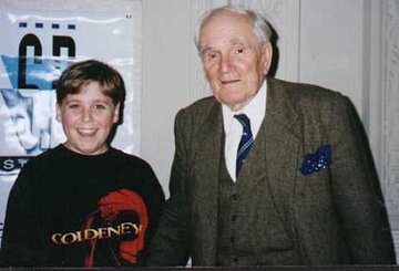 Desmond Llewelyn