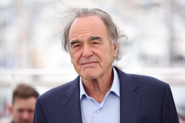 Оливер Стоун