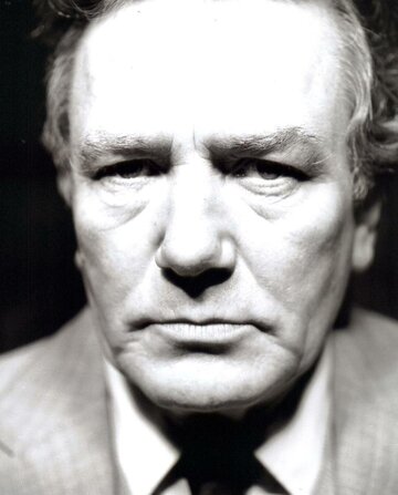 Albert Finney