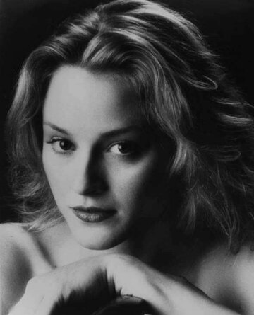 Teri Polo