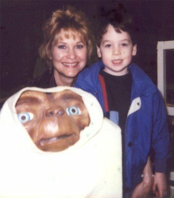 Dee Wallace-Stone